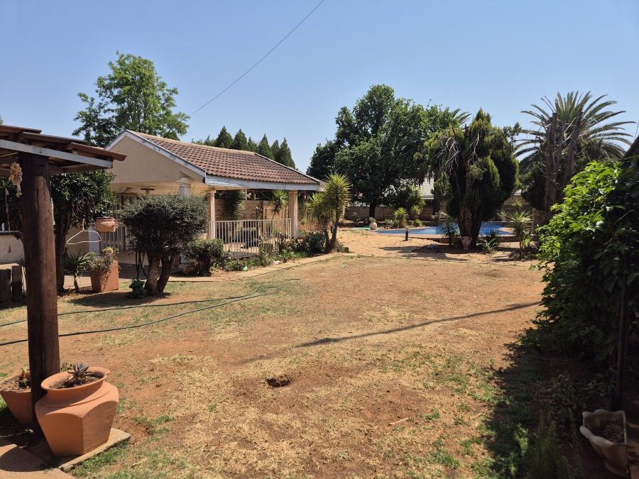 4 Bedroom Property for Sale in Wilkoppies North West